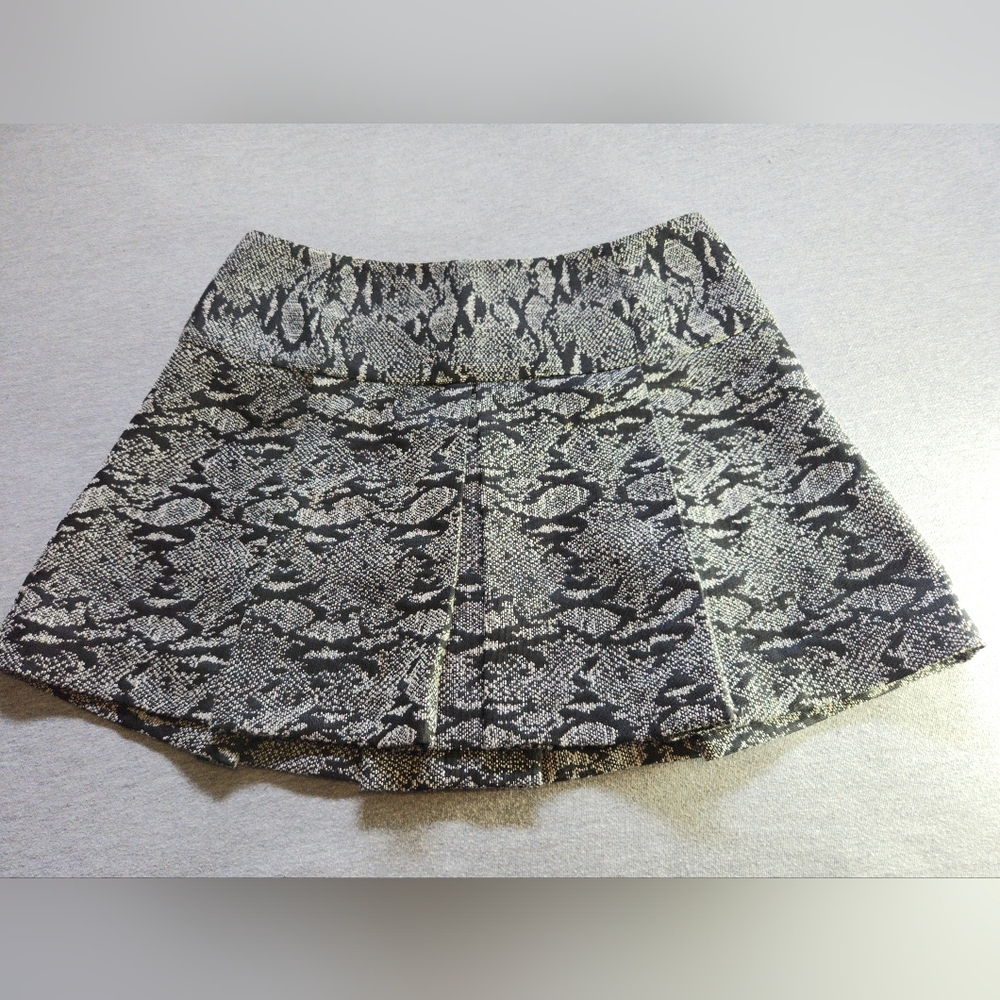 🔥  Tweed pleated skirt